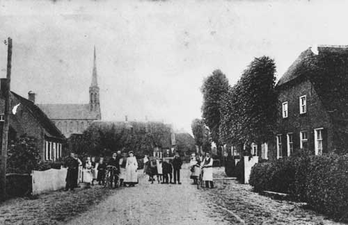 Elshout, De Kerkstraat in de tijd dat Elshout met Oudheusden één gemeente vormde (Salha, DRN00556)