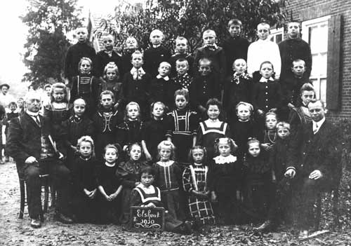 Elshout, Lagere school Elshout 1910 (Salha, DRN01544)