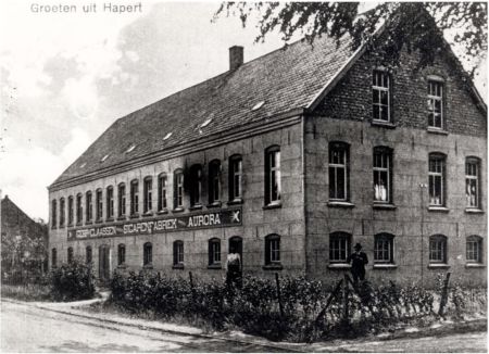 Sigarenfabriek van Claassen te Hapert, 1917 (bron: RHCe)