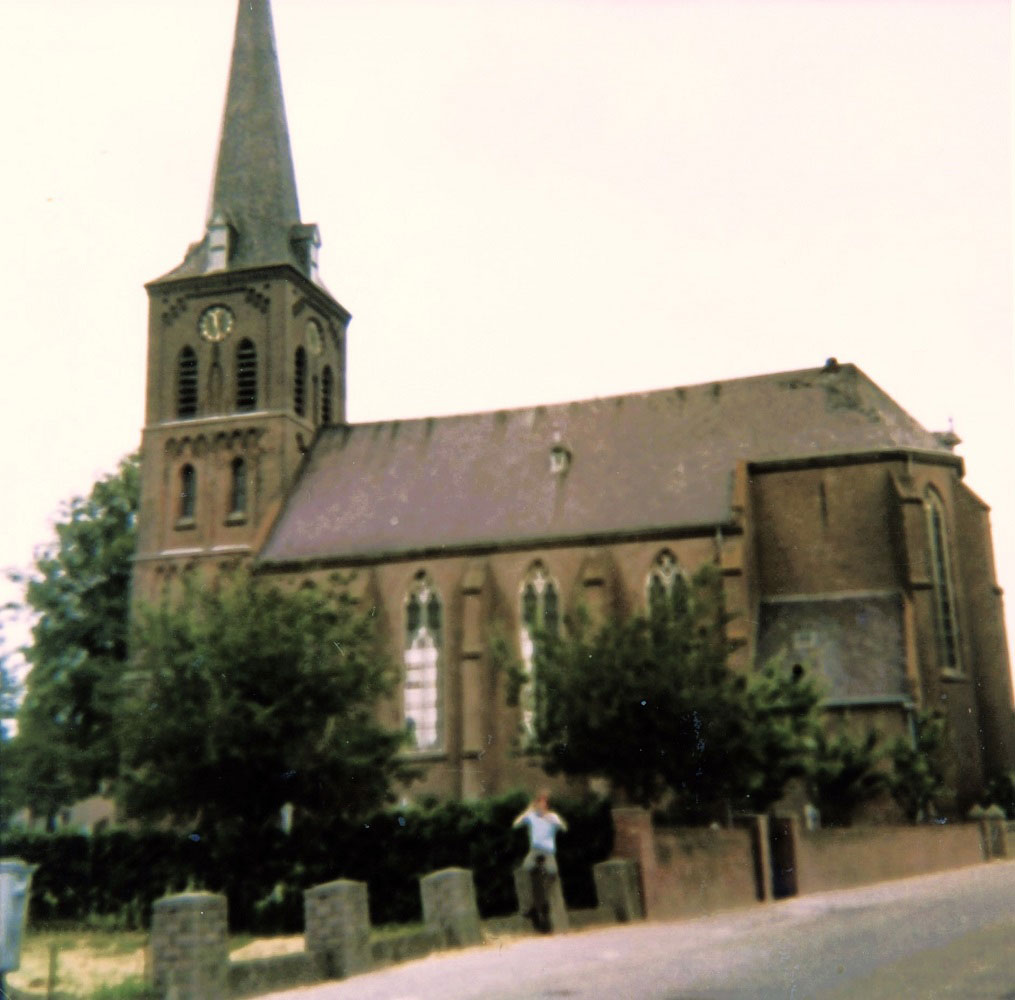 Macharen, Sint-Petruskerk