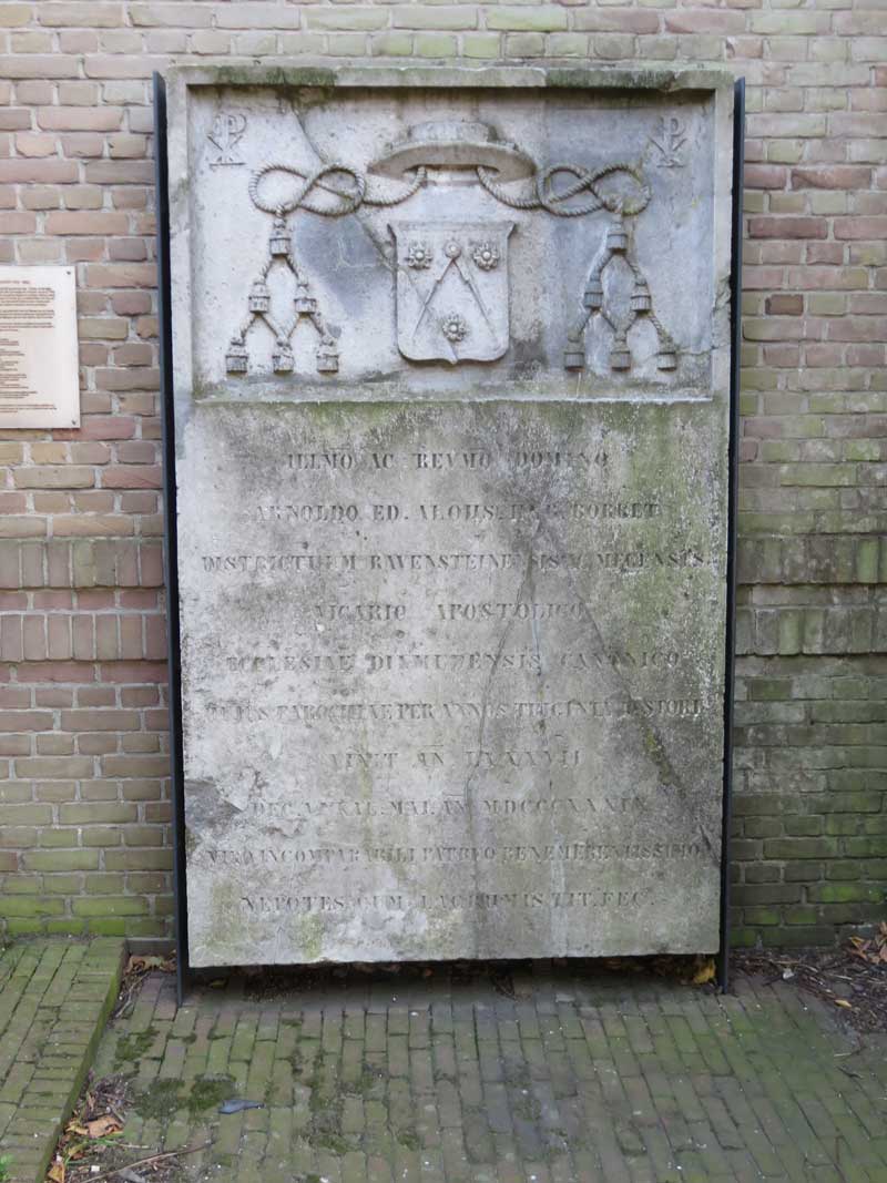 De grafsteen van Mgr. Borret op de begraafplaats Heijtmorgen in Reek, 2020 (foto: BHIC / Frans van de Pol) 