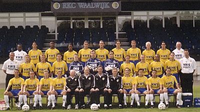 Het eredivisie-team van R.K.C. Waalwijk, seizoen 2002-2003. Fotograaf: Piet Pullens. Foto: Streekarchief Langstraat, Heusden, Altena, nr. WAA40139.