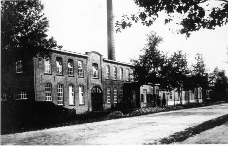 De weverij van Heezemans, ca. 1935 (bron: archief Waalre's Erfgoed)