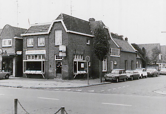 Het huis en de winkel van de familie Krijnen op de hoek van de Helvoirtseweg en de Loyolalaan (coll. Ton Krijnen)