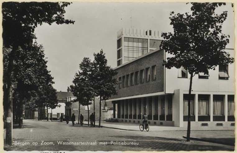 Het politiebureau van Bergen op Zoom in 1950 (bron: West-Brabants Archief, fotonr. SWAS034)