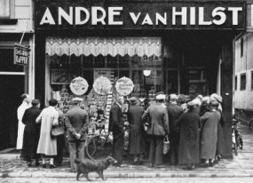 De winkel van Van Hilst 17 juni 1937