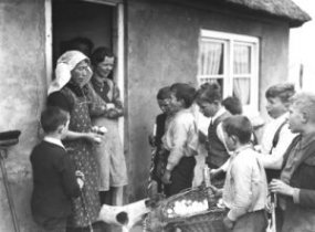 Eieren halen in Helvoirt rond 1938