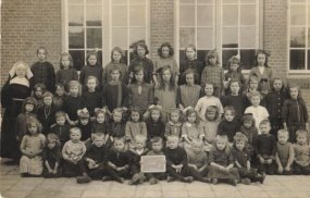 lith, meisjes- en bewaarschool 1927.jpg