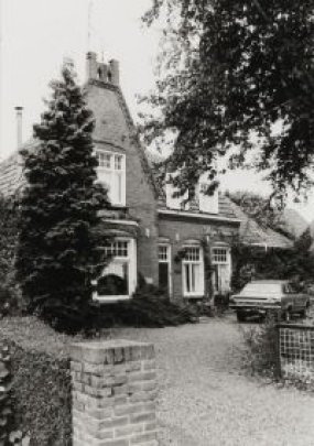 Sint-Oedenrode, 'slotje' Emmaus, villa uit 1923