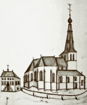 het oude raadhuis en de kerk