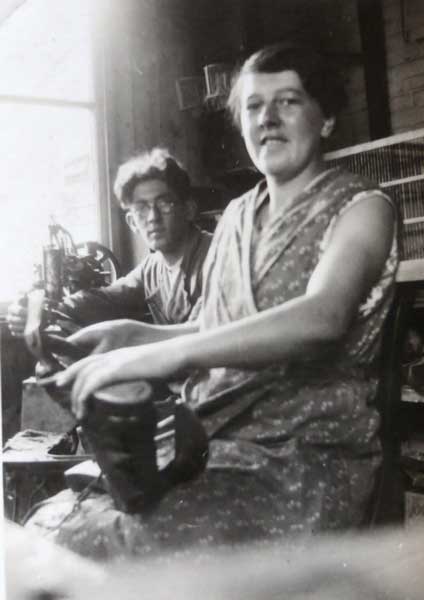 Schoenmakers Gerard van Kempen en zijn zus Claar