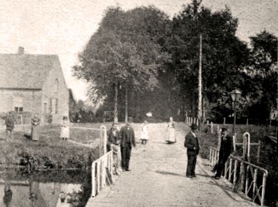 De pontonbrug over de Helenavaart (collectie Heemkundekring H.N. Ouwerling Deurne)