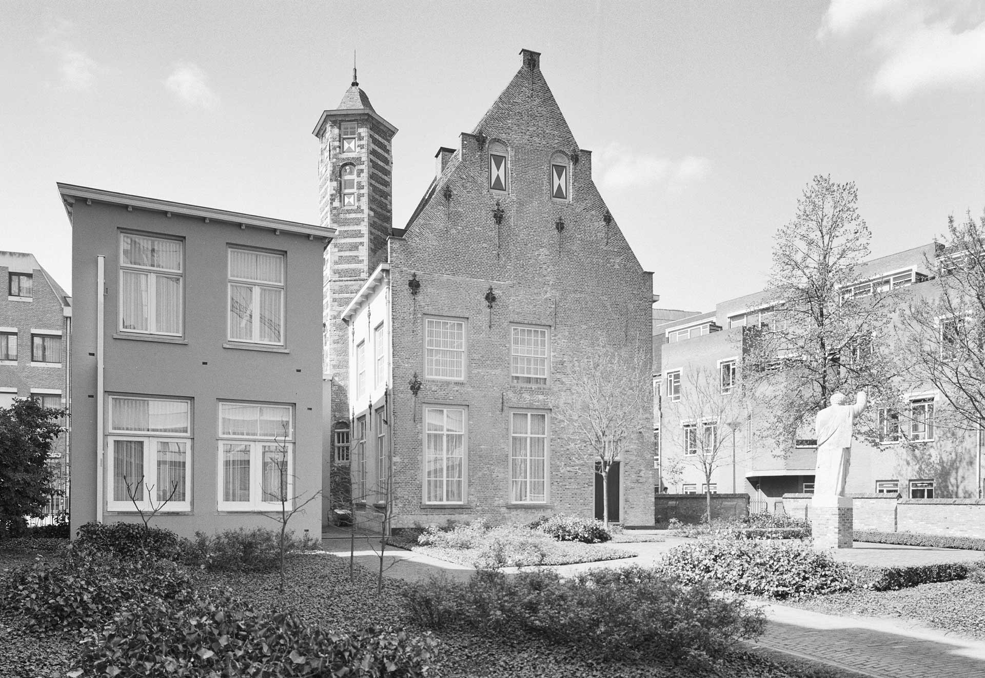 Het Refugiehuis van Mariënhage in Den Bosch (foto: IJ.Th. Heins. Rijkdienst Cultureel Erfgoed 348.585; CC BY-SA 3.0)