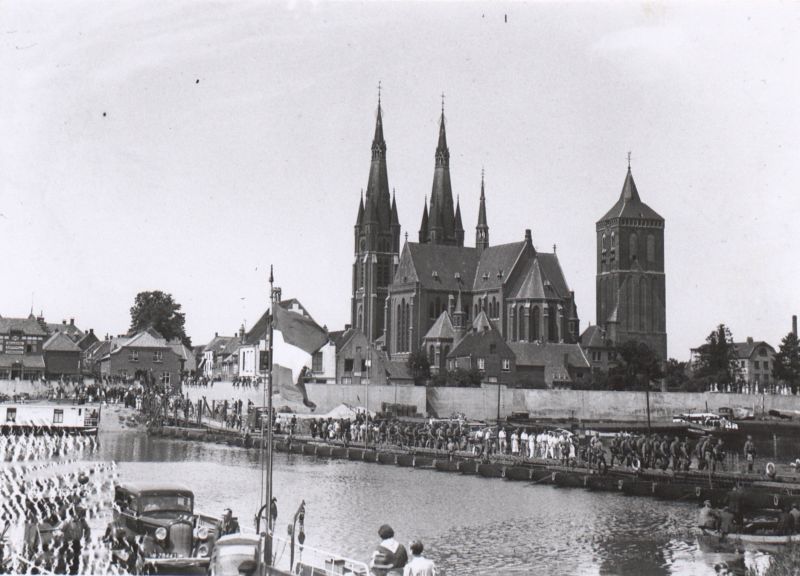 Tocht over de Maas bij Cuijk in 1938