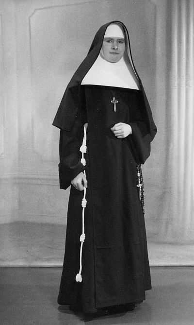 Zuster Helena geprofeste zuster, c. 1965. Bron: KDC, fotonr. 1A20761