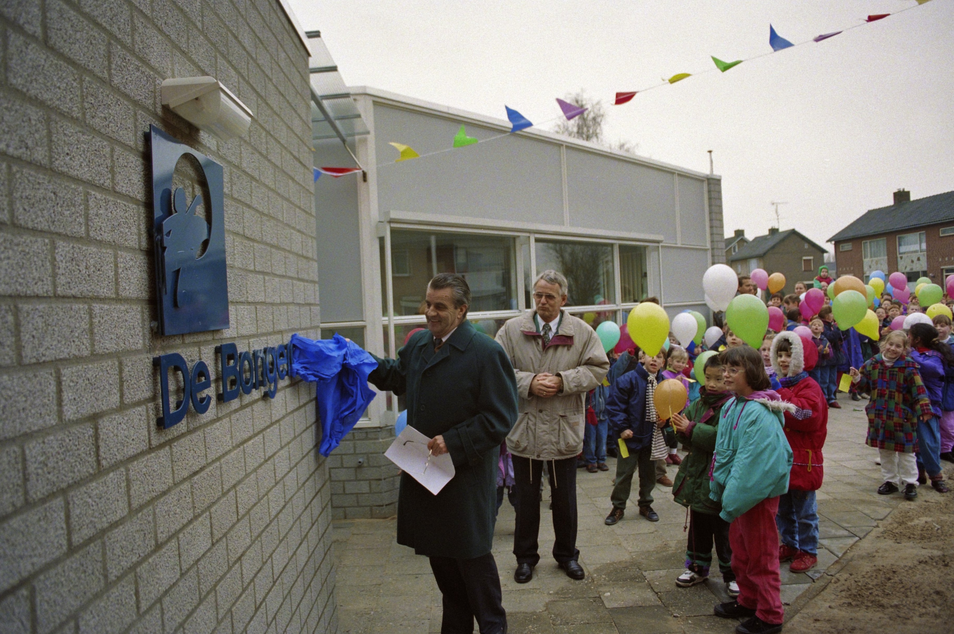 Opening van de Gasselse basisschool De Bongerd in januari 1994.