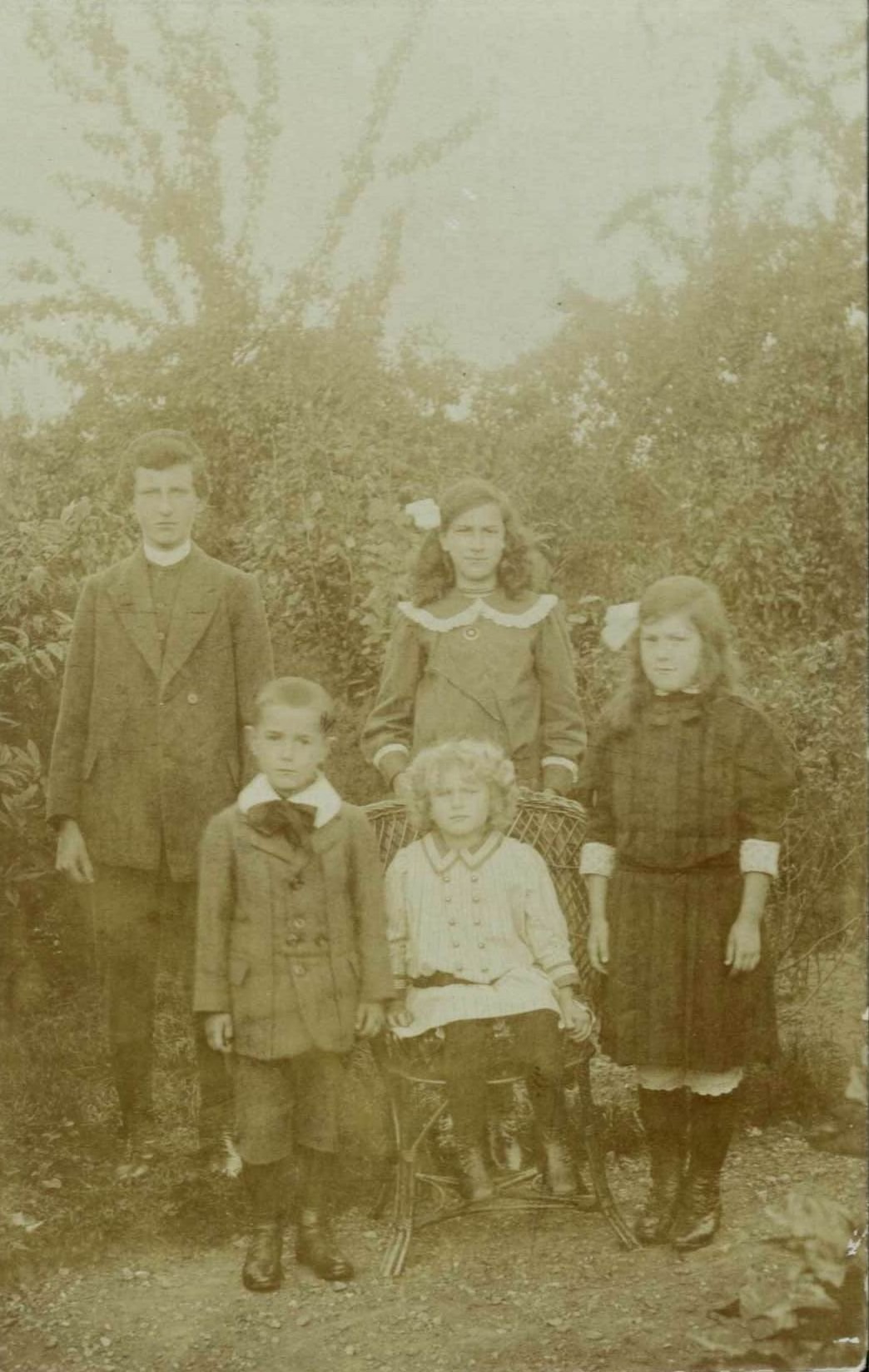 Genderen, Familieportret van de familie Van de Beek, 1915