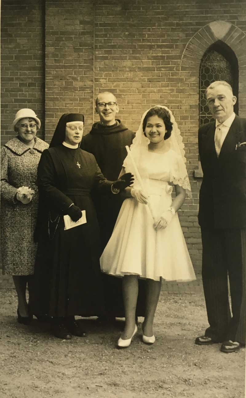 4. Een leerling werd gedoopt in de kapel van de St. Paulusabdij  in Oosterhout en kreeg haar Eerste H. Communie in het Moederhuis van de Franciscanessen van Dongen