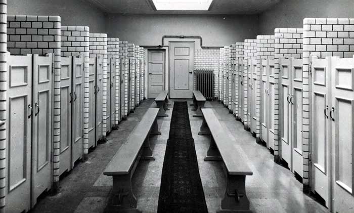 Een badkamer van Pensionaat Eikenburg, 1949-1951 (foto: collectie Regionaal Historisch Centrum Eindhoven 173)