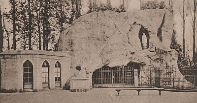 De grot in c. 1920