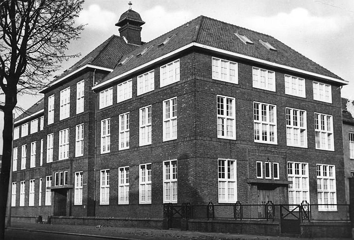 Eindhoven, het H.-Hartklooster aan de Kloosterdreef, 1924. Foto: Collectie Jan Smits