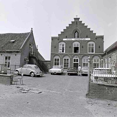 Sint-Norbertusgesticht (Foto: J. de Bont, Waalwijk. Bron: collectie SALHA)