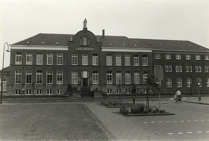 Oud en Nieuw-Gastel, Jozefgesticht, 1986. Foto: BHIC, fotonr. PNB001051994