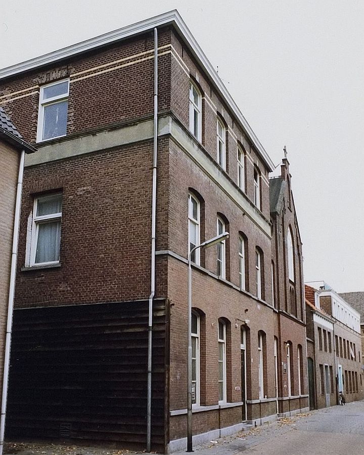 Tilburg, fraterhuis Antoniusstraat 5. Foto: BHIC, nr. PNB001063059