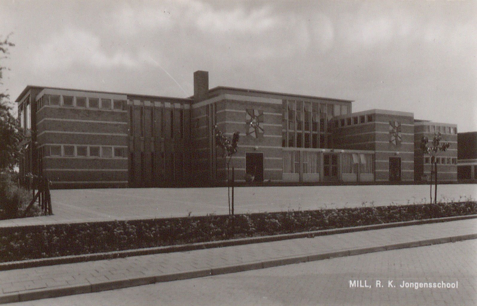 R.K. Jongensschool in Mill