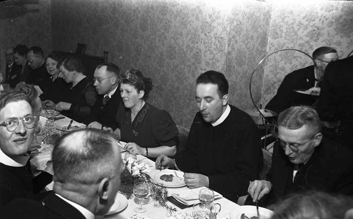 Diner voor neomist L. van Kol, Boxtel 1948 (Fotopersbureau Het Zuiden, BHIC fotonr. 1901-003232)
