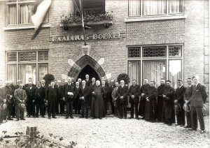 De opening van het raadhuis in 1931