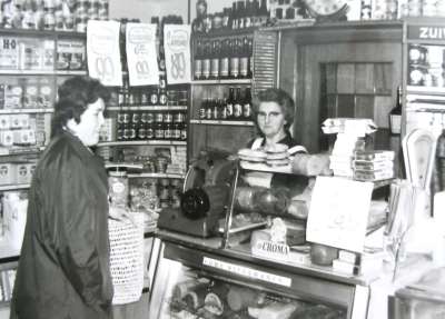 Het winkelinterieur rond 1950