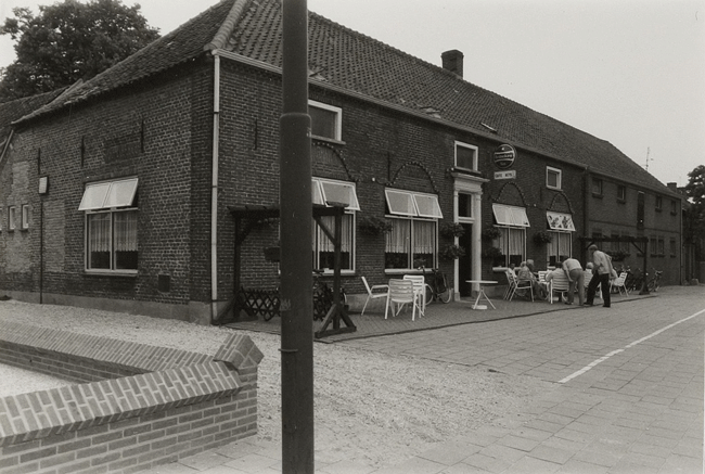 Schoolstraat 12, Mill 1987 (foto: Wies van Leeuwen, Provincie Noord-Brabant, collectie BHIC PNB001042864) 