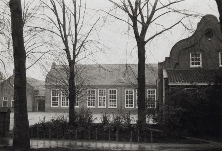 School, gebouwd in ca. 1920 (Collectie PNB, 1981)