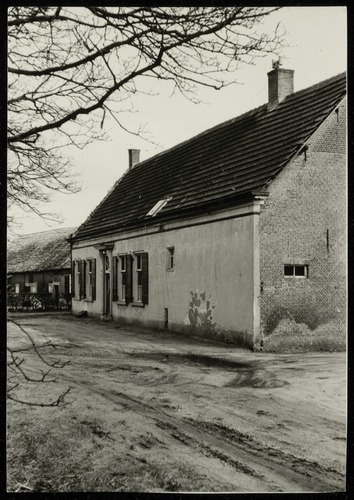 Rucphen, Brouwerijstraat 8, woonhuis van de familie De Weert bij brouwerij De Vissenberg (WBA, RAW014044276)