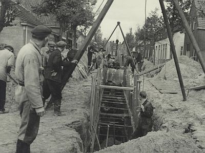 Sprundel, rioleringswerkzaamheden in 1955