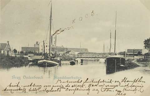 Links van de rivier de Mark de beetwortelsuikerfabriek van Standdaarbuiten en rechts Oudenbosch, 1900