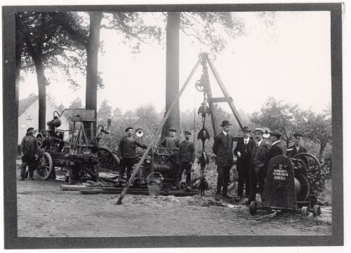Reiniging van de waterleiding tussen het pompstation te Dorst en de Teteringse brug, 1915 (bron: Stadsarchief Breda)