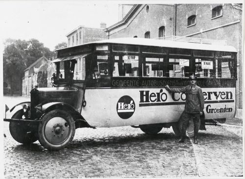 Stadsbus van de Monopol, met reclame voor Hero Conserven Groenten, voor 1927 (auteur: B. de Jong, collectie: BBA Foto-archief, bron; Stadsarchief Breda)