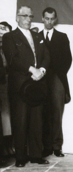 Burgemeester Loeff (van 's-Hertogenbosch) en Ds. Nutbey uit Vught, 1958 (Foto: Fotopersbureau Het Zuiden, coll. BHIC nr. FOTOVU.1715, detail)