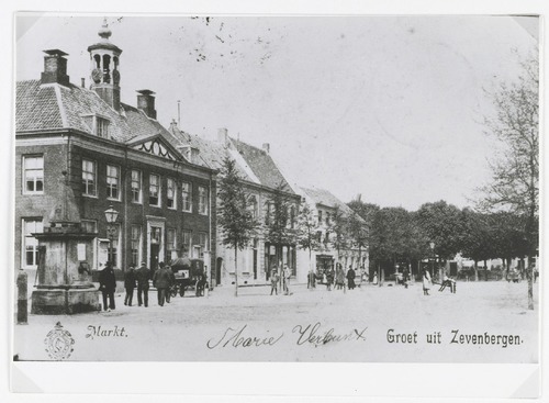 RAW014003586 - De Markt met het oude stadhuis, 1900