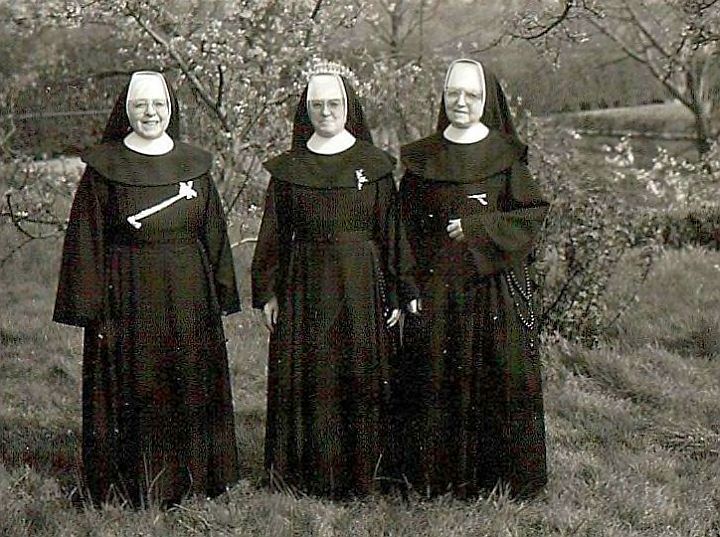 steeg Vier beroerte De Zusters van de Goddelijke Voorzienigheid van Steyl | Wierook, wijwater &  worstenbrood